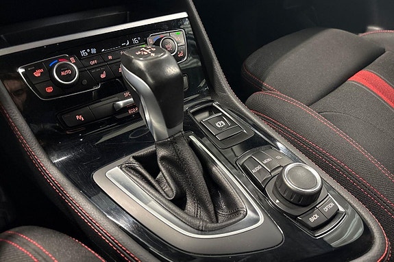 BMW 218d 19 of 25