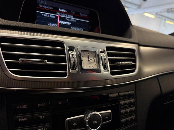 Mercedes-Benz E220 17 of 25