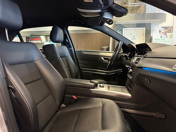 Mercedes-Benz E220 20 of 25