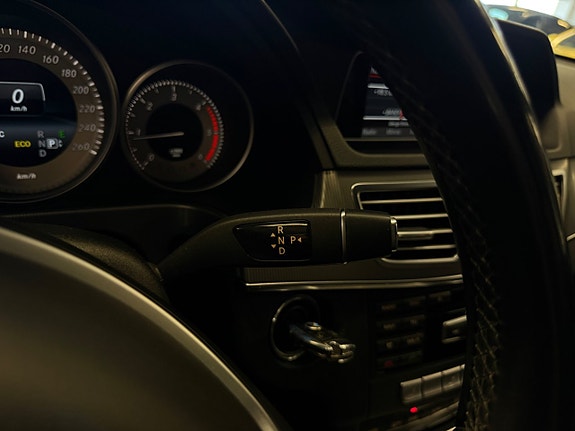 Mercedes-Benz E220 22 of 25