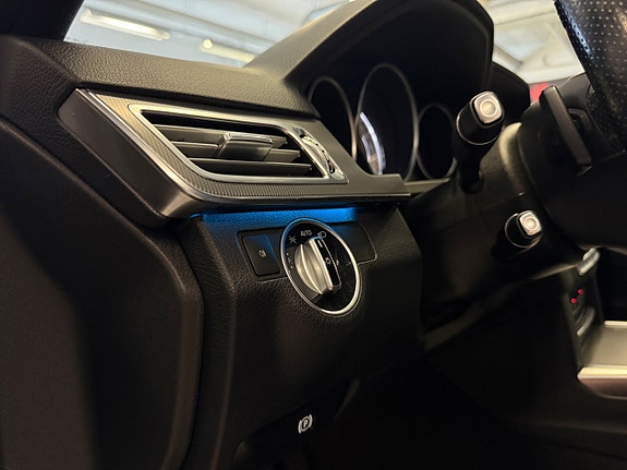 Mercedes-Benz E220 16 of 25