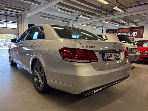 Mercedes-Benz E220 8 of 25
