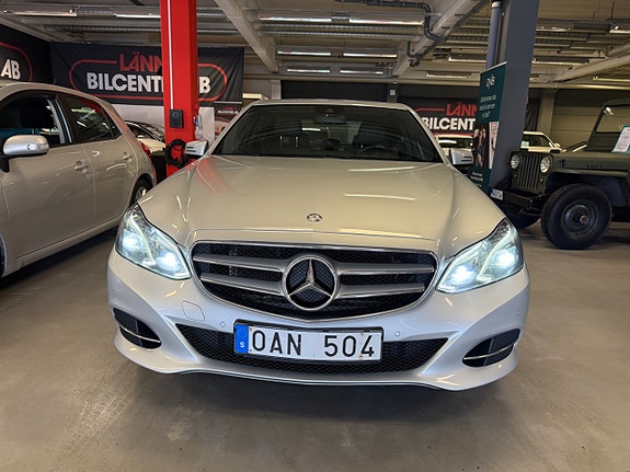 Mercedes-Benz E220 4 of 25