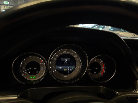 Mercedes-Benz E220 18 of 25