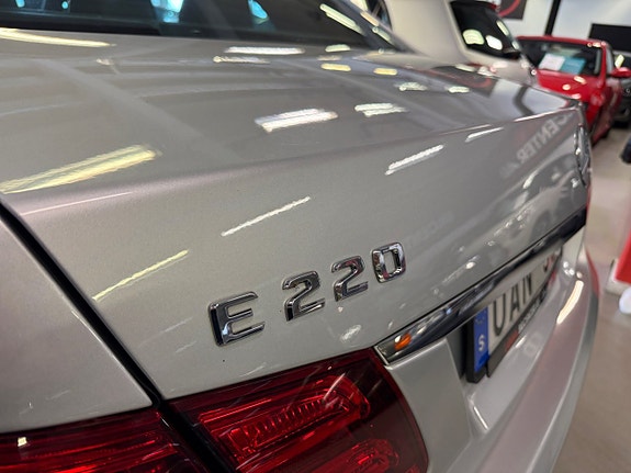 Mercedes-Benz E220 9 of 25