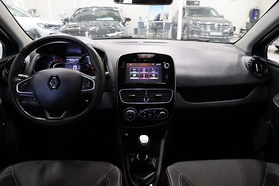 Renault Clio 12 of 23