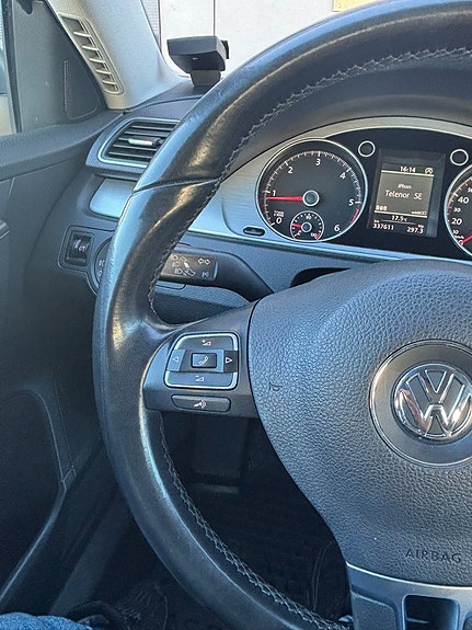 Volkswagen Passat Alltrack 8 of 15