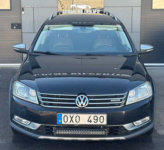 Volkswagen Passat Alltrack 3 of 15