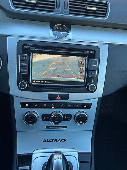Volkswagen Passat Alltrack 10 of 15