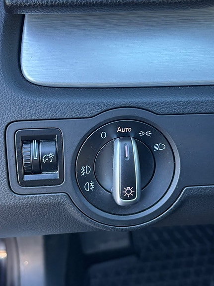 Volkswagen Passat Alltrack 12 of 15