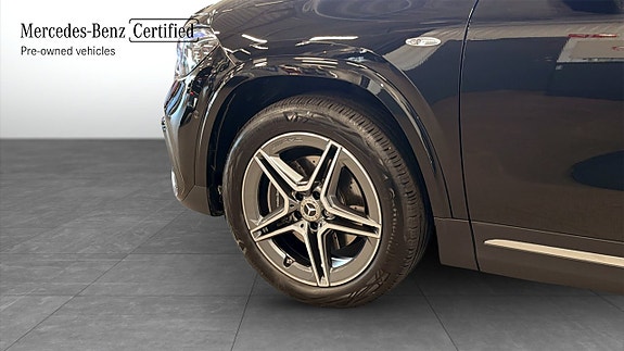 Mercedes-Benz GLA250 e 9 of 18