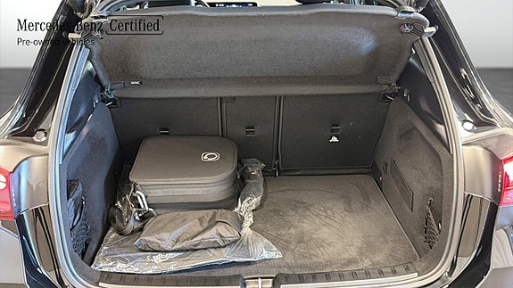 Mercedes-Benz GLA250 e 10 of 18