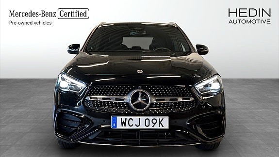 Mercedes-Benz GLA250 e 8 of 18