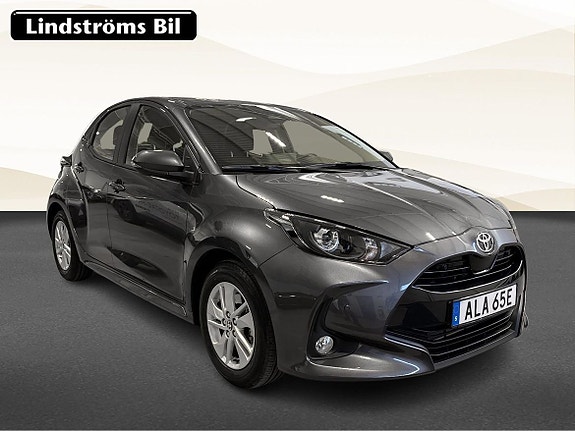 Toyota Yaris 3 of 19