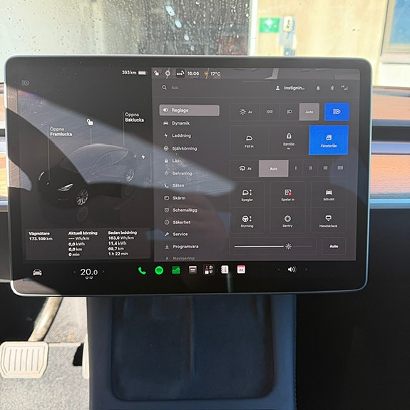Tesla Model Y 5 of 5