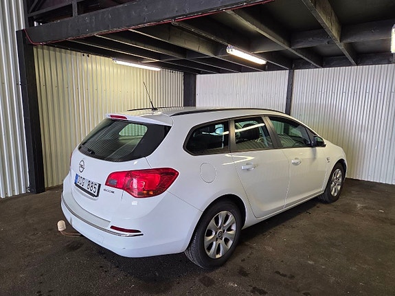 Opel Astra 9 of 12