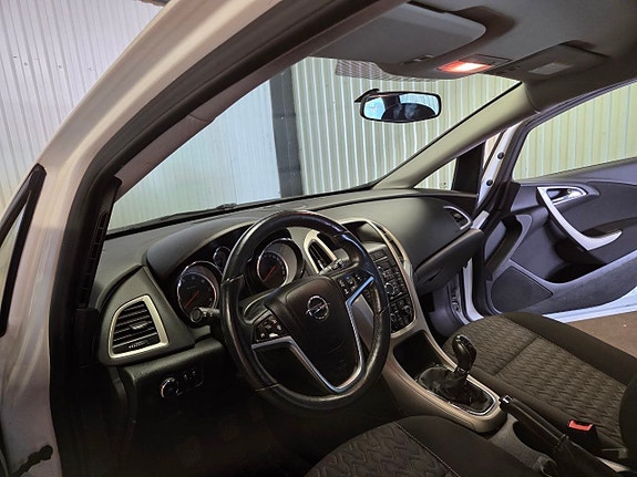 Opel Astra 5 of 12