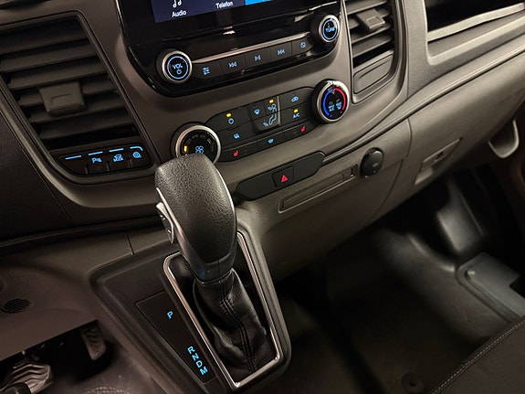Ford Transit Custom 13 of 19
