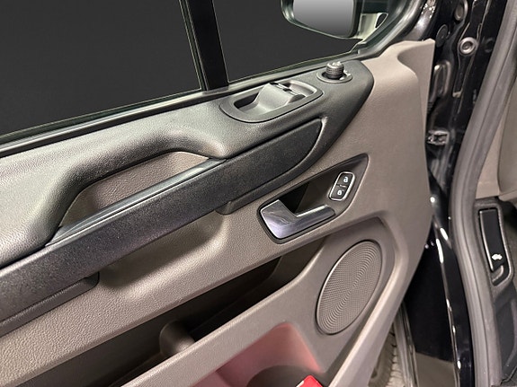 Ford Transit Custom 9 of 19