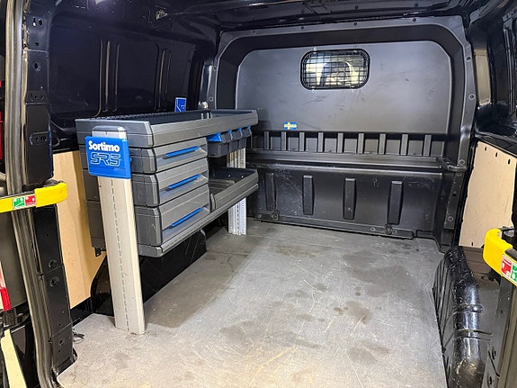 Ford Transit Custom 18 of 19
