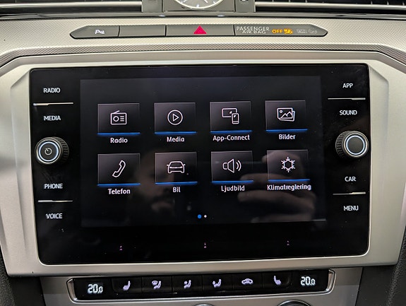 Volkswagen Passat 12 of 19