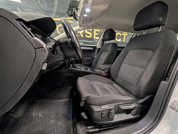 Volkswagen Passat 15 of 19