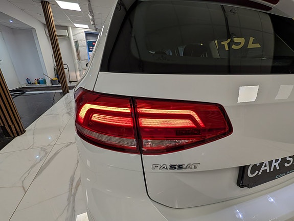 Volkswagen Passat 18 of 19