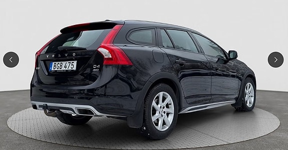 Volvo V60 Cross Country 3 of 6