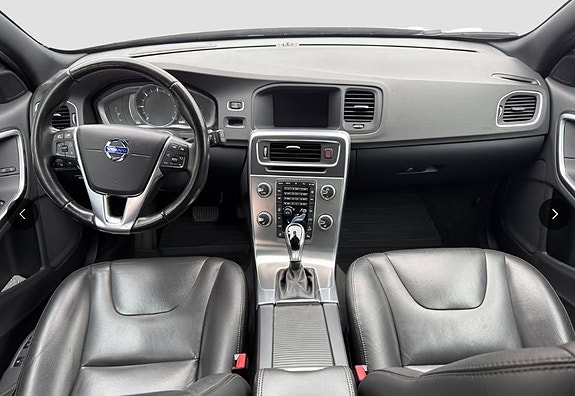 Volvo V60 Cross Country 4 of 6
