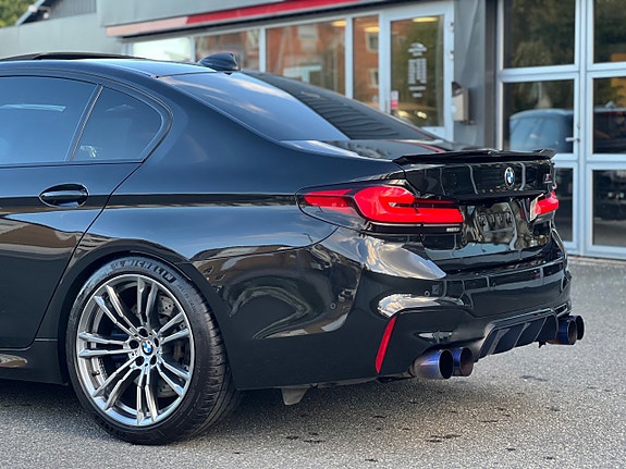 BMW M5 2 of 21