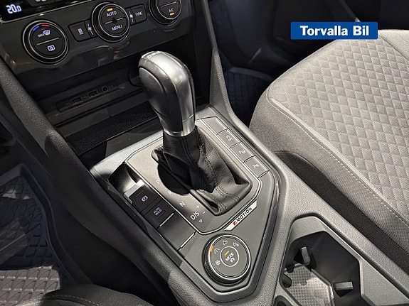 Volkswagen Tiguan 12 of 15