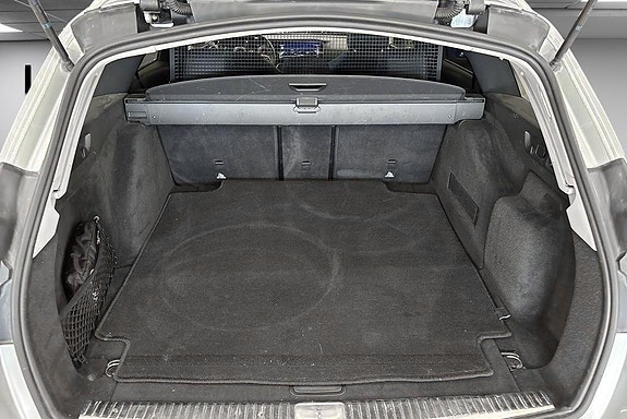 Mercedes-Benz E220 14 of 18