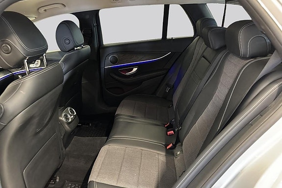 Mercedes-Benz E220 9 of 18