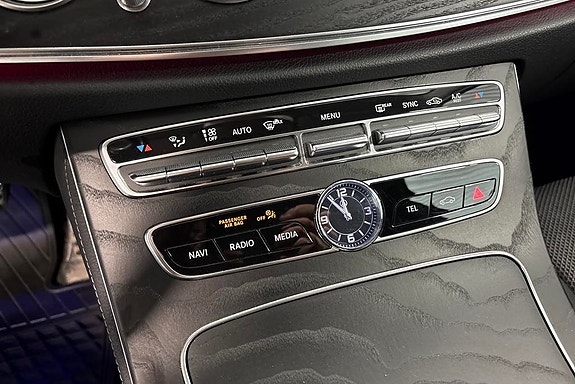 Mercedes-Benz E220 13 of 18
