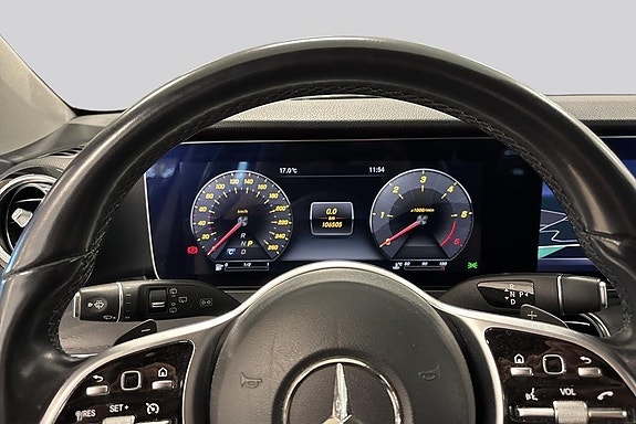 Mercedes-Benz E220 10 of 18