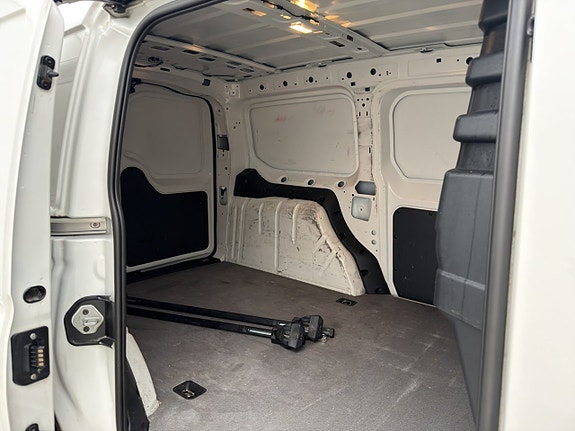 Volkswagen Caddy Maxi 13 of 30