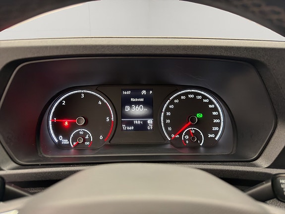 Volkswagen Caddy Maxi 17 of 30
