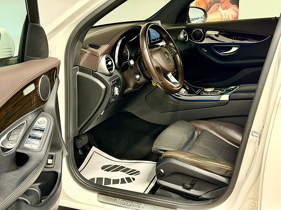 Mercedes-Benz GLC250 d 10 of 28