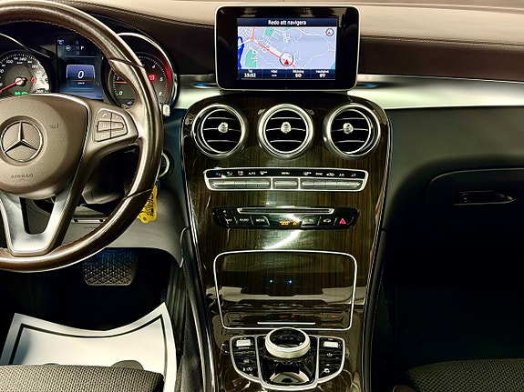 Mercedes-Benz GLC250 d 9 of 28