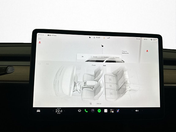 Tesla Model Y 21 of 30