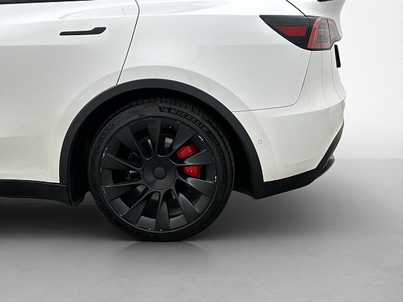 Tesla Model Y 30 of 30