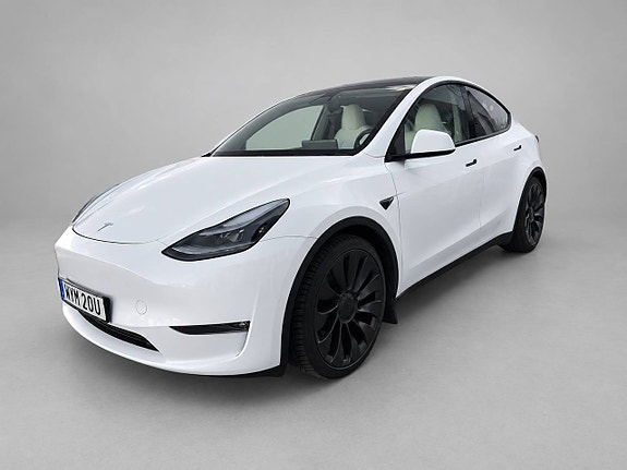 Tesla Model Y 3 of 10