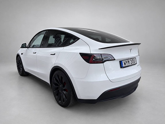 Tesla Model Y 5 of 10