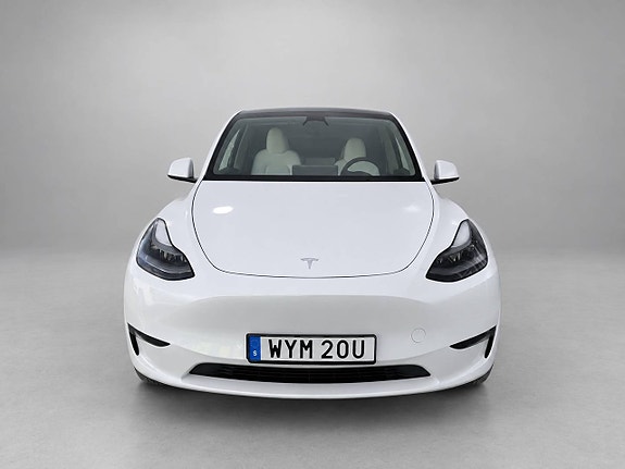 Tesla Model Y 6 of 10