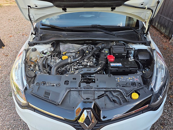 Renault Clio 6 of 10