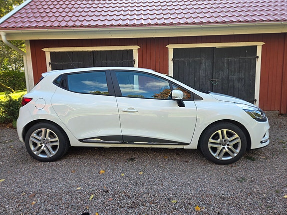 Renault Clio 2 of 10