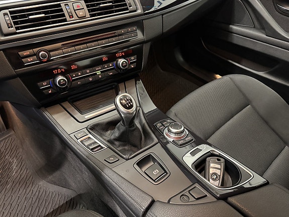 BMW 520i 8 of 19
