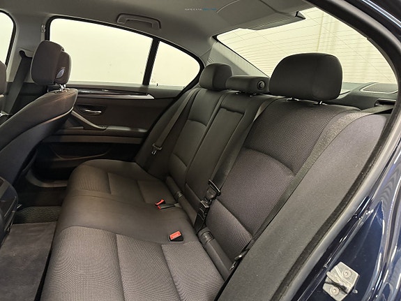 BMW 520i 11 of 19