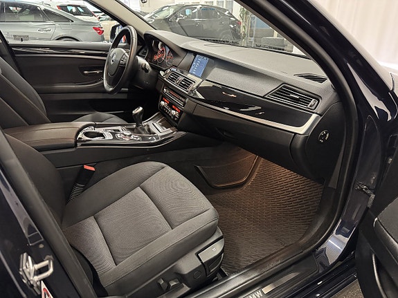 BMW 520i 15 of 19