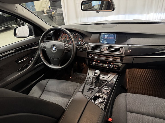 BMW 520i 14 of 19